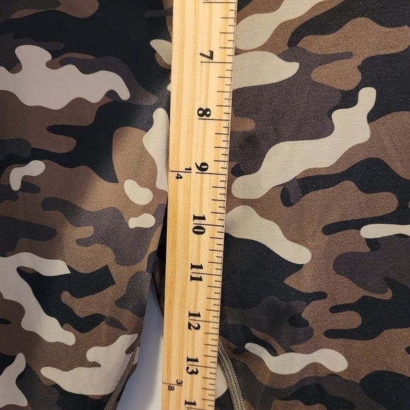 Zyia Active green soft and snug reflective tights 7/8 length sz 12 NWOT - Picture 10 of 10